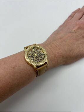 Gorgeous Leopard Print Rhinestone Quartz Watch • Gold Tone • Working